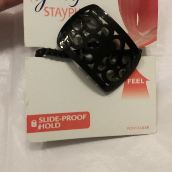 Makeup bag with extra goodies inside. - Picture 7 of 17